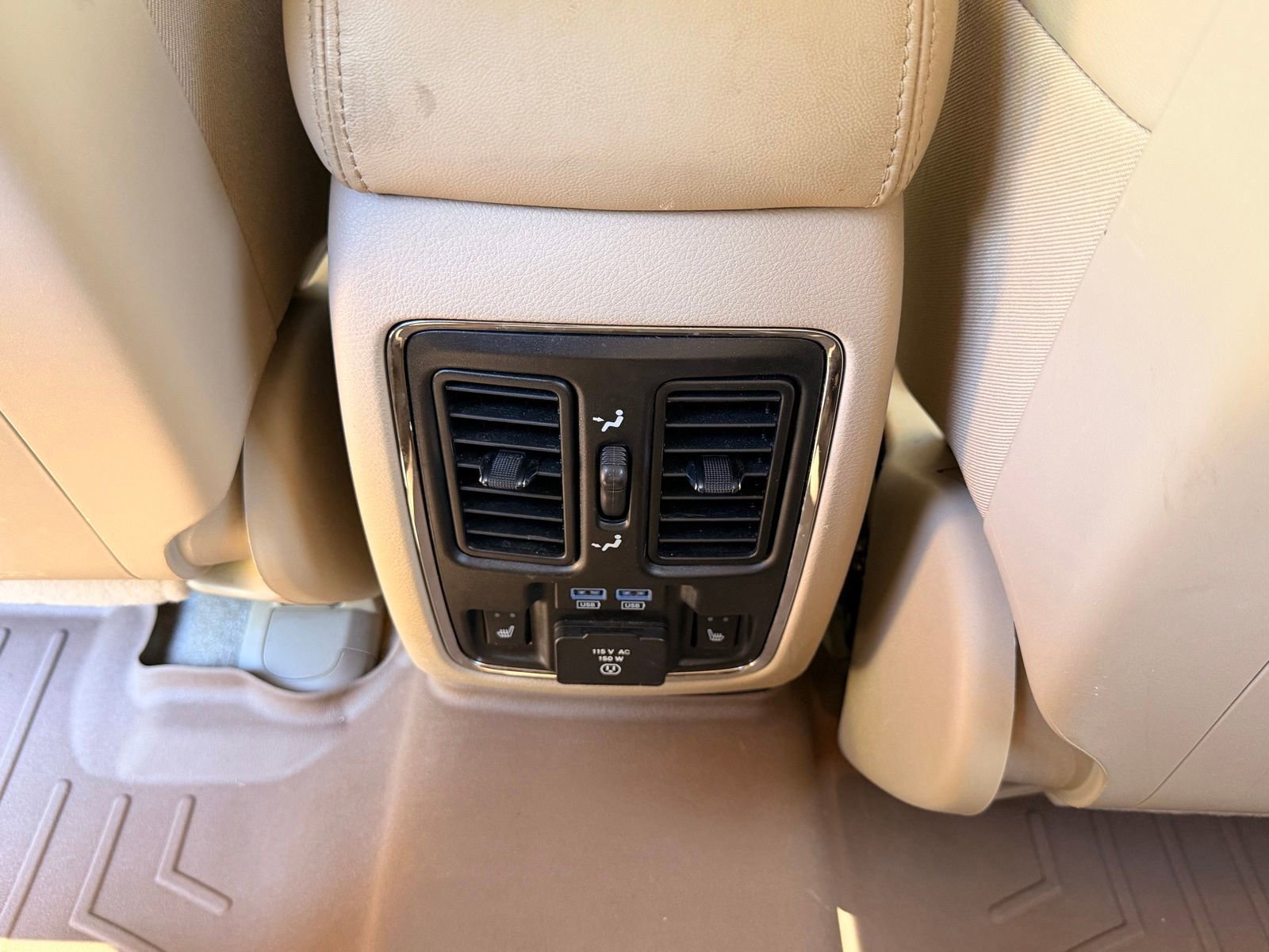 Used 2018 Jeep Grand Cherokee Overland AWD/4WD image 16