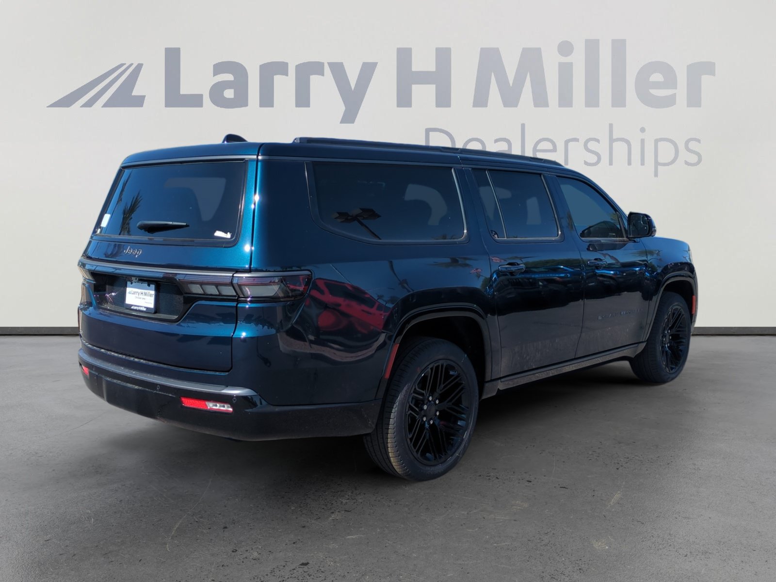 New 2026 Jeep Grand Wagoneer L Limited AWD/4WD image 5