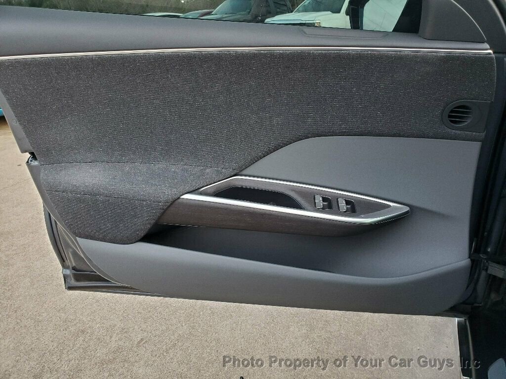 Used 2025 Lucid Air Pure image 38