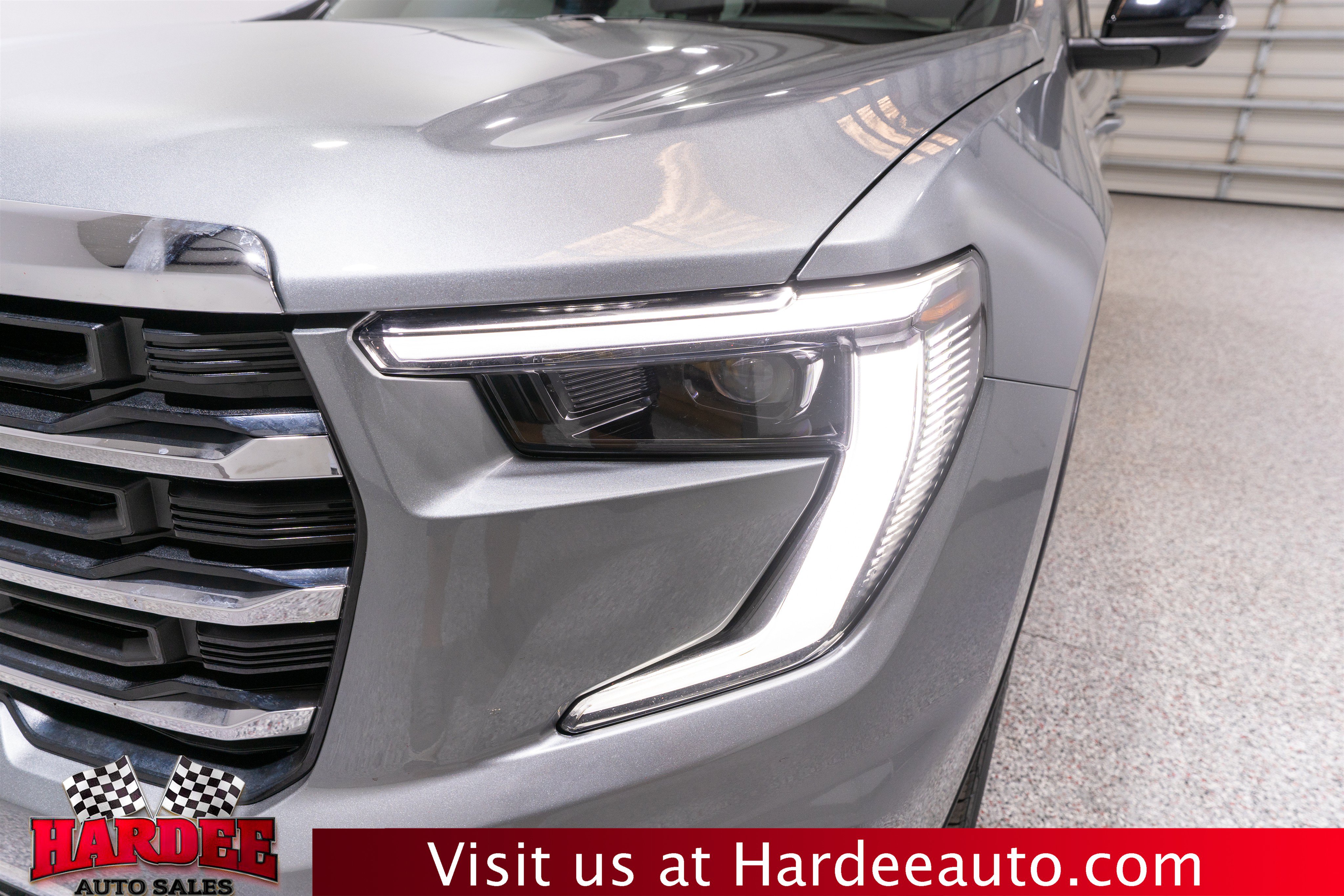 Used 2026 GMC Acadia Elevation w/ Elevation Premium Package FWD image 8