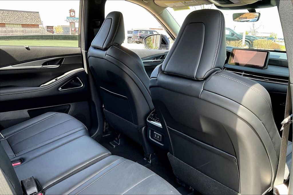 Certified 2026 INFINITI QX60 Luxe w/ Cargo Package image 29