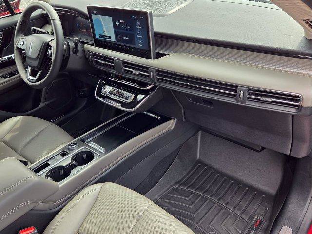 Used 2024 Lincoln Corsair Grand Touring AWD/4WD image 19