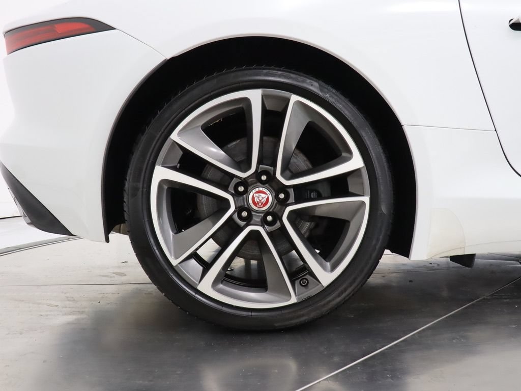 Used 2020 Jaguar F-TYPE Convertible RWD image 37