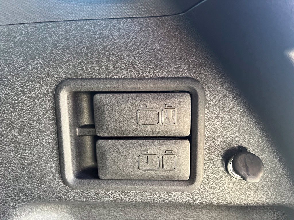 Used 2019 Chevrolet Equinox Premier FWD image 13