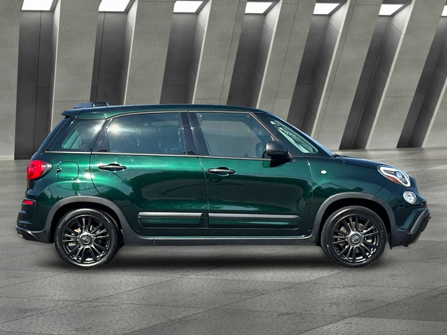 Used 2020 FIAT 500L Trekking w/ Popular Equipment Group FWD image 3