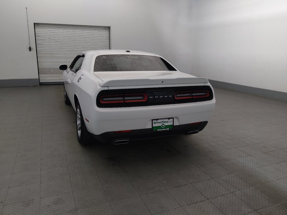 Used 2021 Dodge Challenger SXT w/ Driver Convenience Group RWD image 6