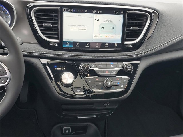 New 2026 Chrysler Pacifica Select image 14