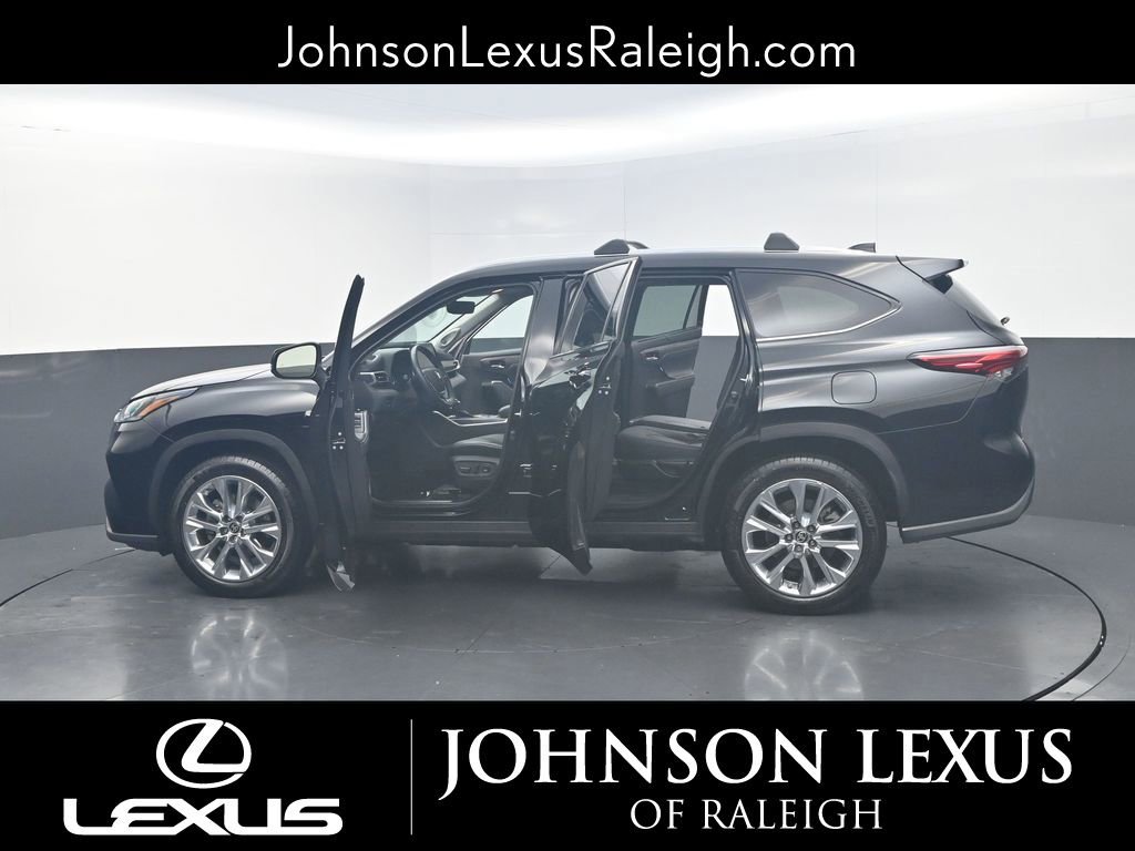 Used 2021 Toyota Highlander Limited image 27