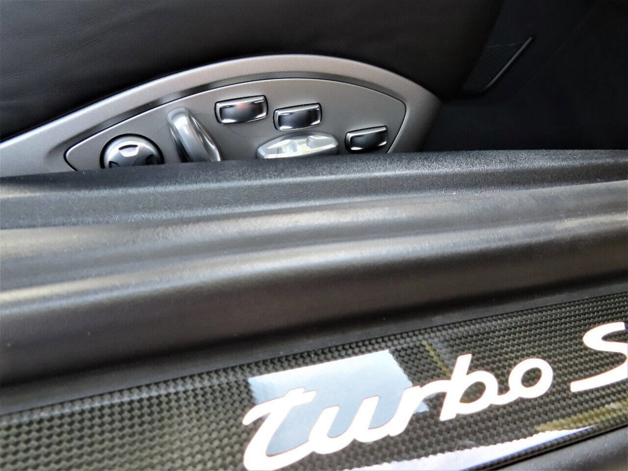 Used 2015 Porsche 911 Turbo S image 32