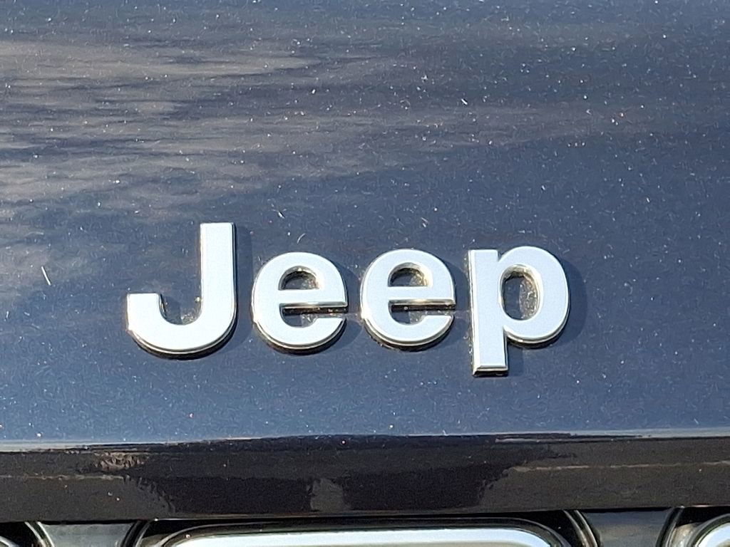 Used 2023 Jeep Grand Cherokee L Summit w/ Luxury Tech Group V image 42