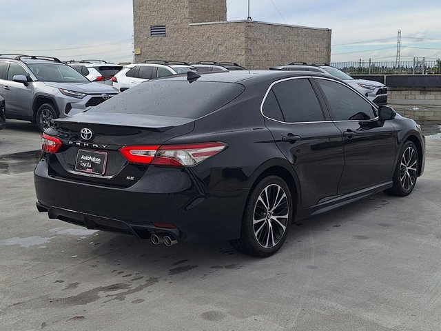 Used 2019 Toyota Camry SE image 5