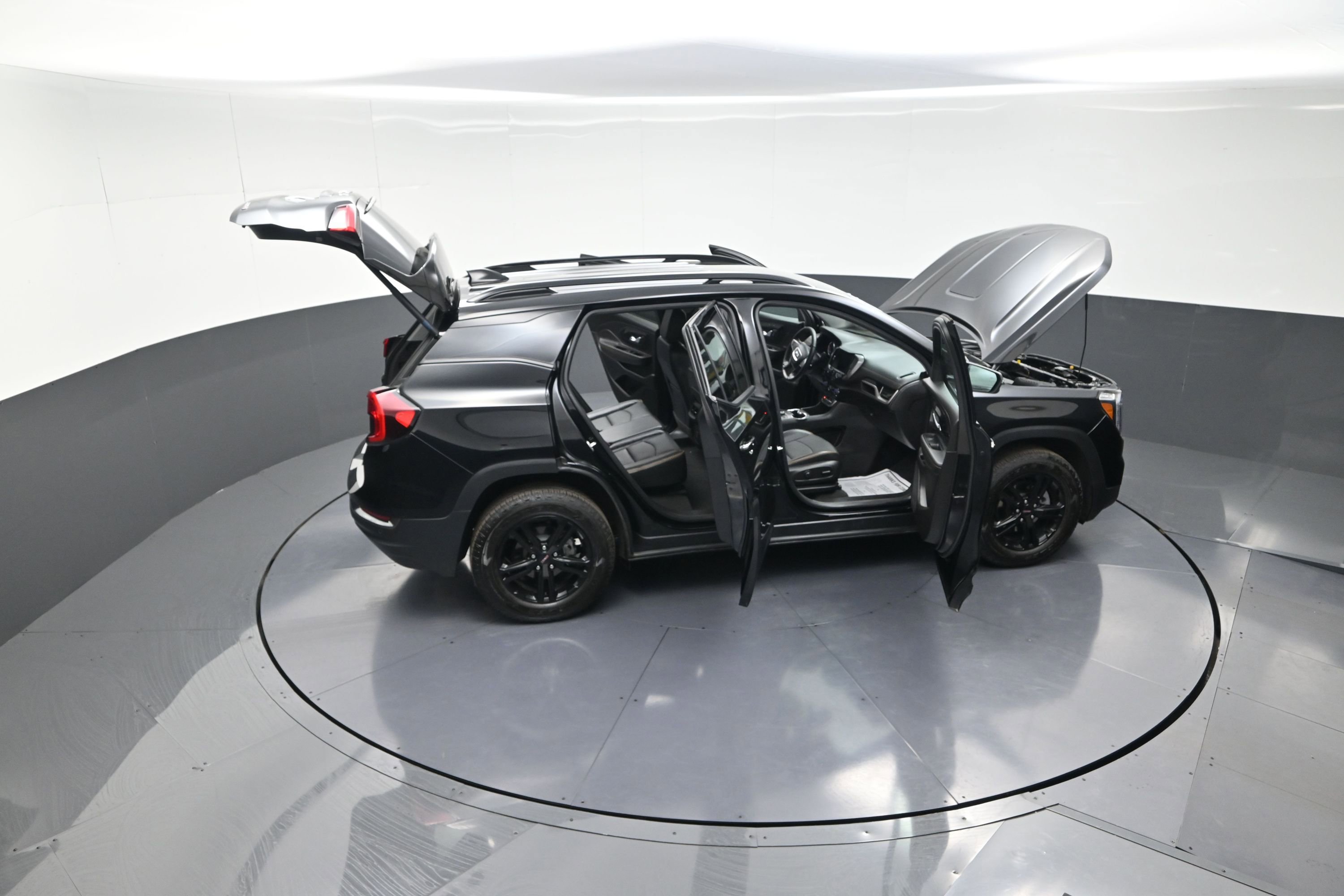 Used 2024 GMC Terrain AT4 image 14