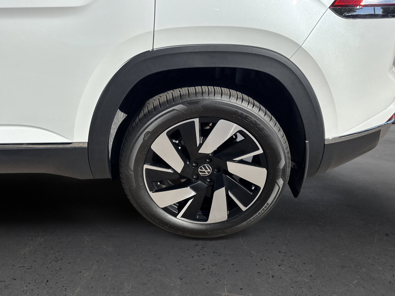 New 2026 Volkswagen Atlas Cross Sport SEL image 9