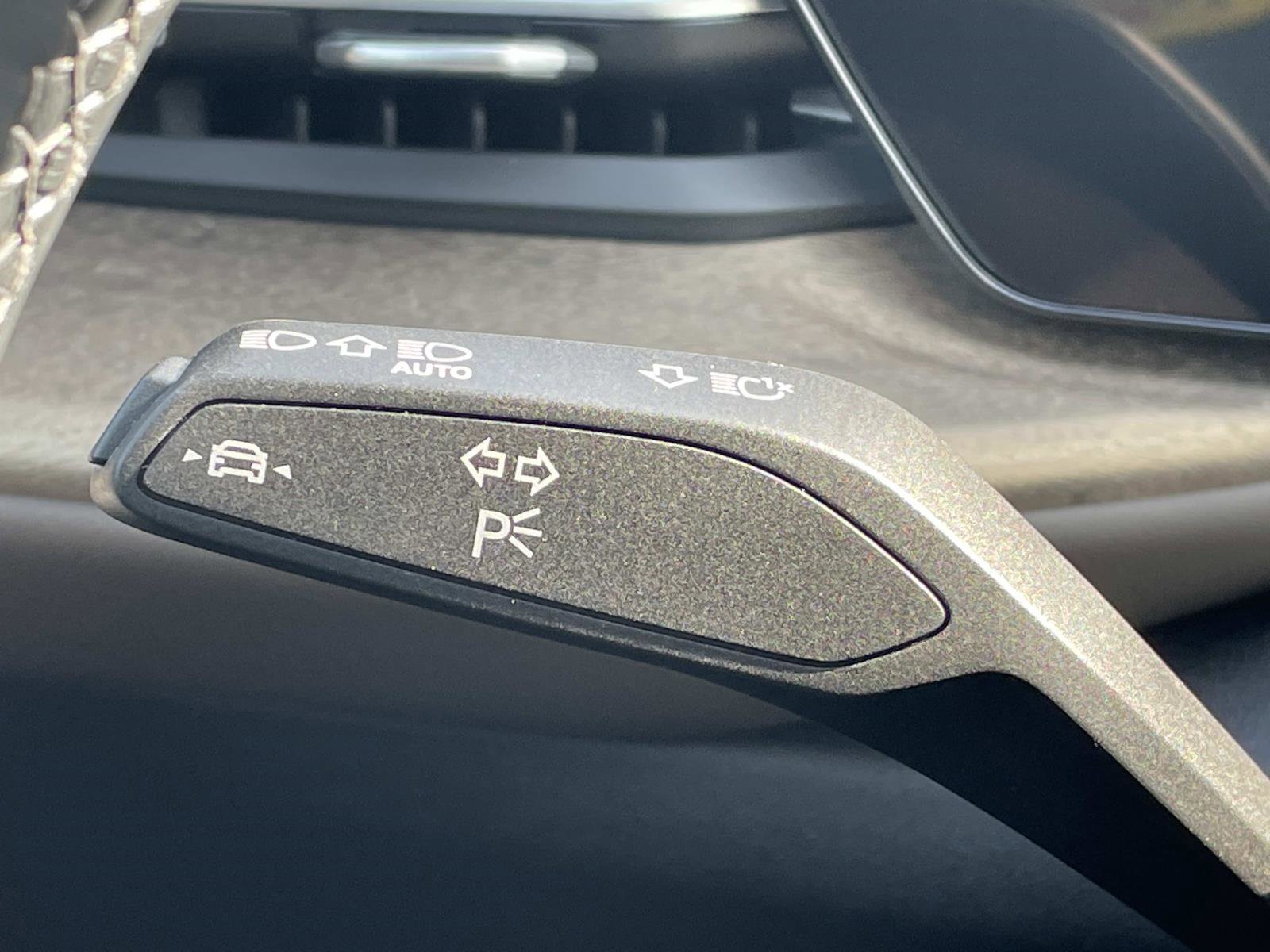 Used 2025 Audi Q5 Premium w/ Convenience Package image 25