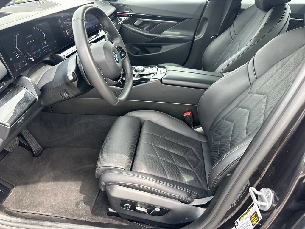 Used 2025 BMW 530i RWD image 9