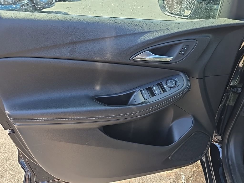 Used 2025 Buick Encore GX Preferred FWD image 19