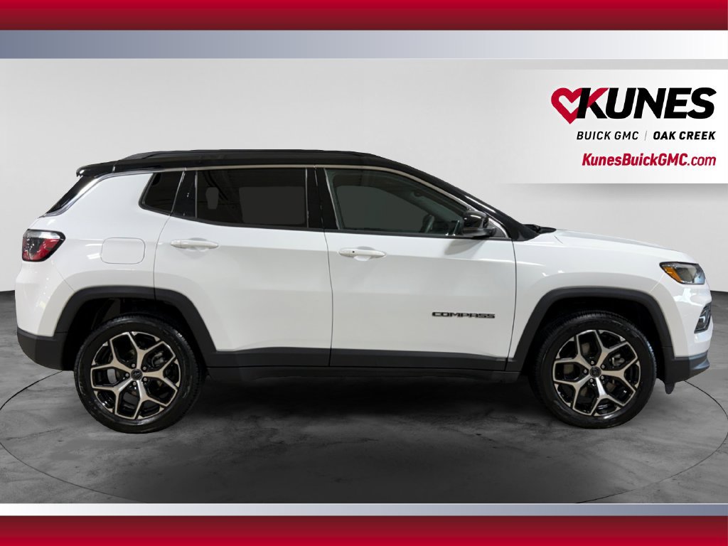 Used 2025 Jeep Compass Limited AWD/4WD image 12