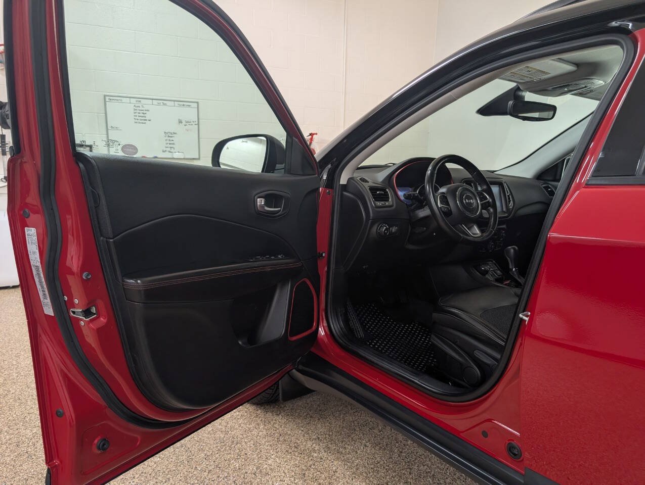 Used 2018 Jeep Compass Trailhawk w/ Safety & Security Group AWD/4WD image 6