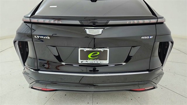 Used 2025 Cadillac Lyriq Luxury image 11