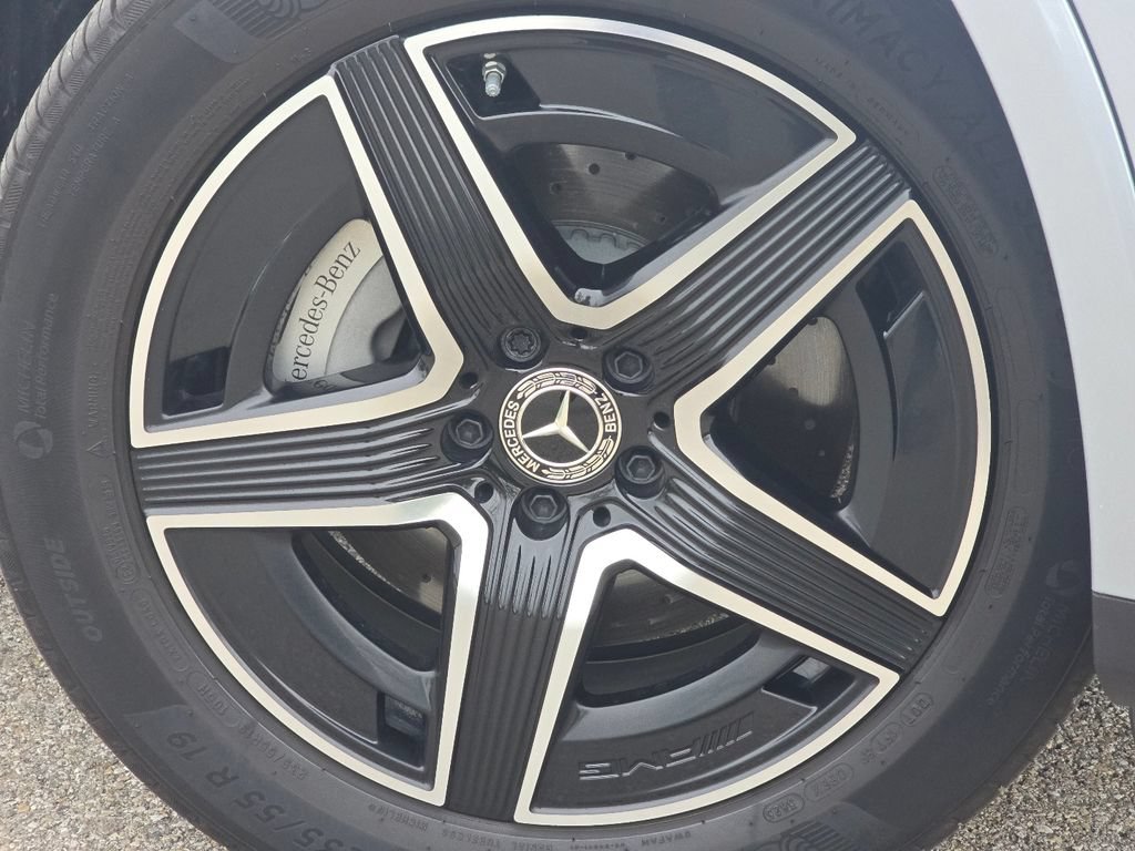 Used 2026 Mercedes-Benz GLC 300 4MATIC image 11