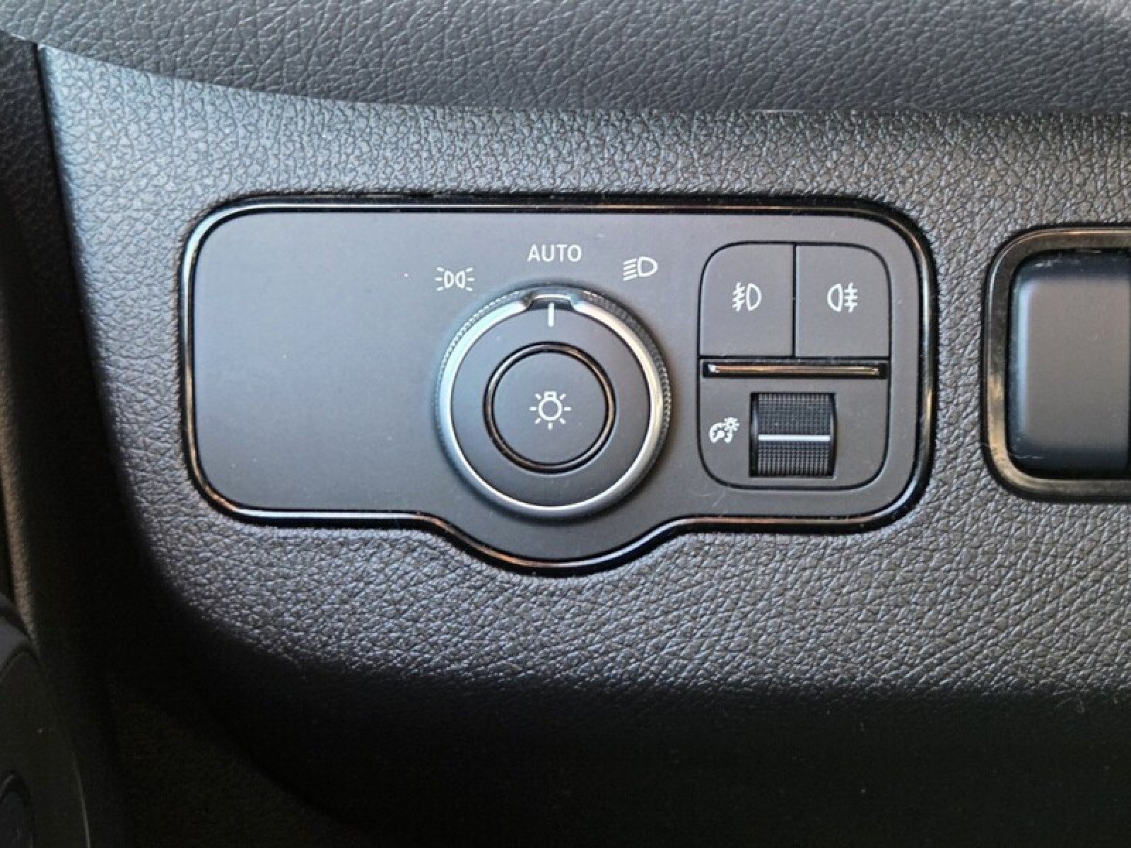 Used 2024 Mercedes-Benz Sprinter 4500 w/ Parking Package image 34