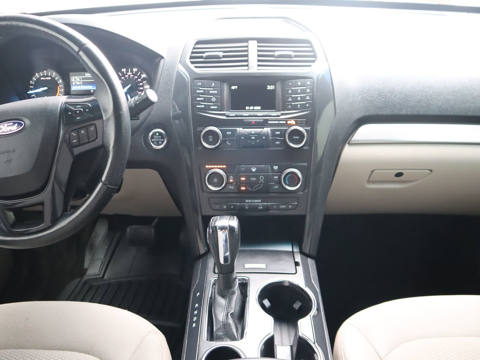 Used 2018 Ford Explorer XLT FWD image 24