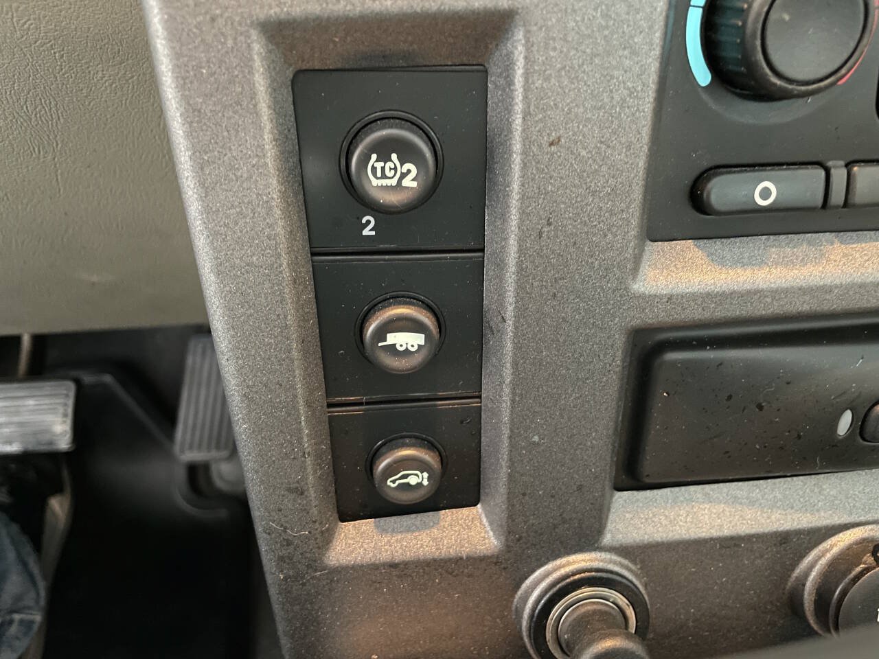 Used 2004 HUMMER H2 AWD/4WD image 25