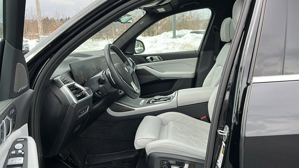 Used 2025 BMW X7 xDrive40i w/ Premium Package image 10