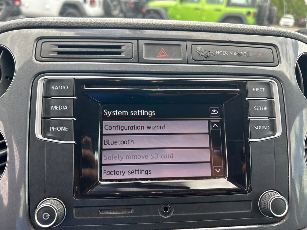 Used 2018 Volkswagen Tiguan Limited image 34