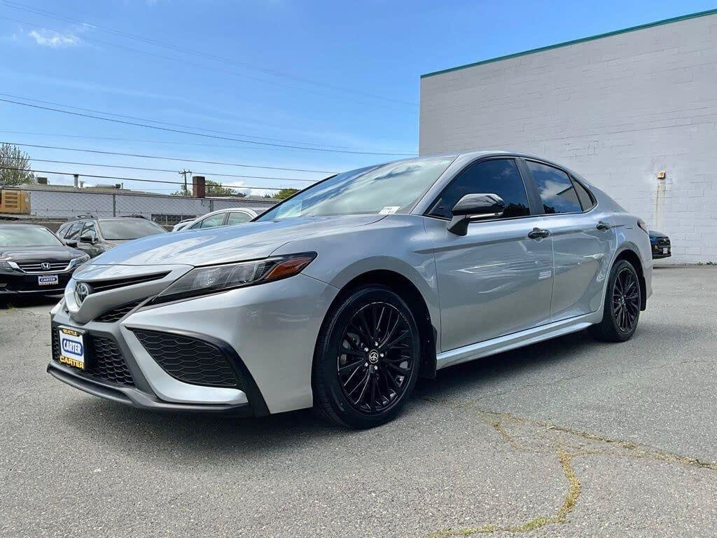 Used 2022 Toyota Camry SE w/ Carpet Mat Package (TMS) FWD image 4