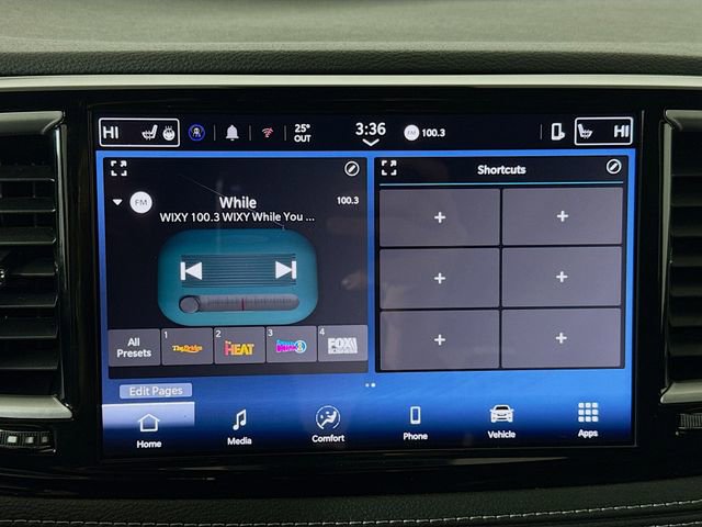 Used 2025 Chrysler Pacifica Select image 14