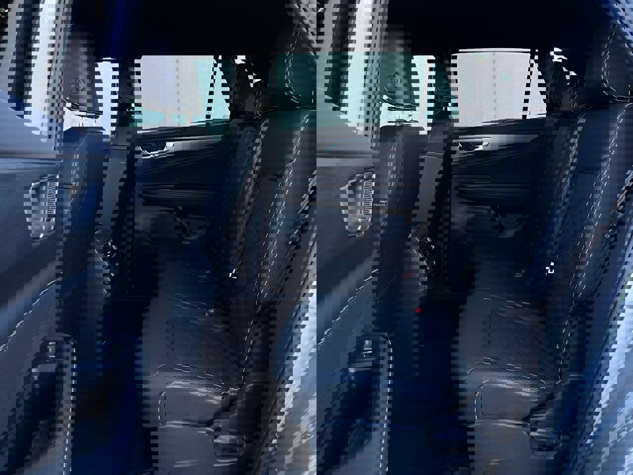 Used 2025 Volkswagen Atlas Cross Sport SE image 12