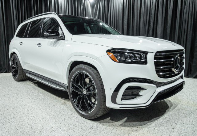 New 2026 Mercedes-Benz GLS 450 4MATIC image 3