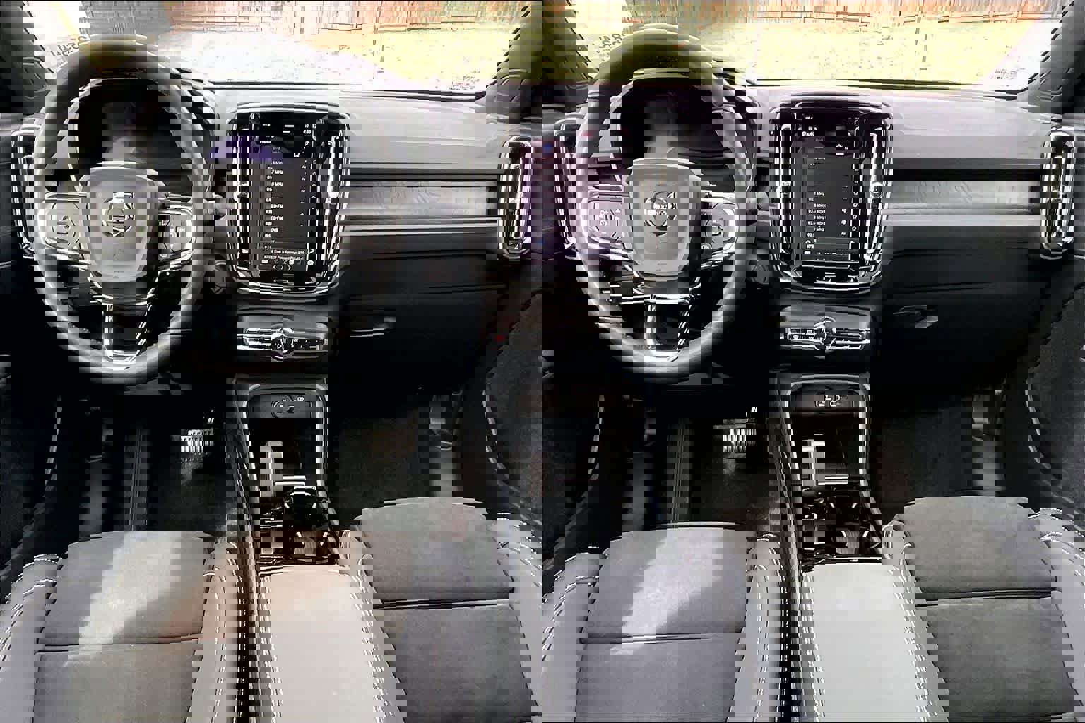 Used 2023 Volvo C40 P8 Recharge Plus w/ Climate Package image 18