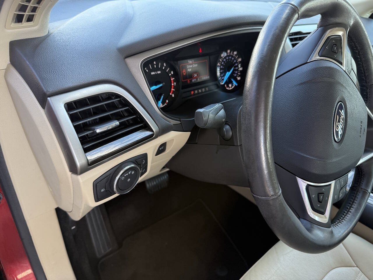 Used 2014 Ford Fusion SE w/ Equipment Group 202A FWD image 13