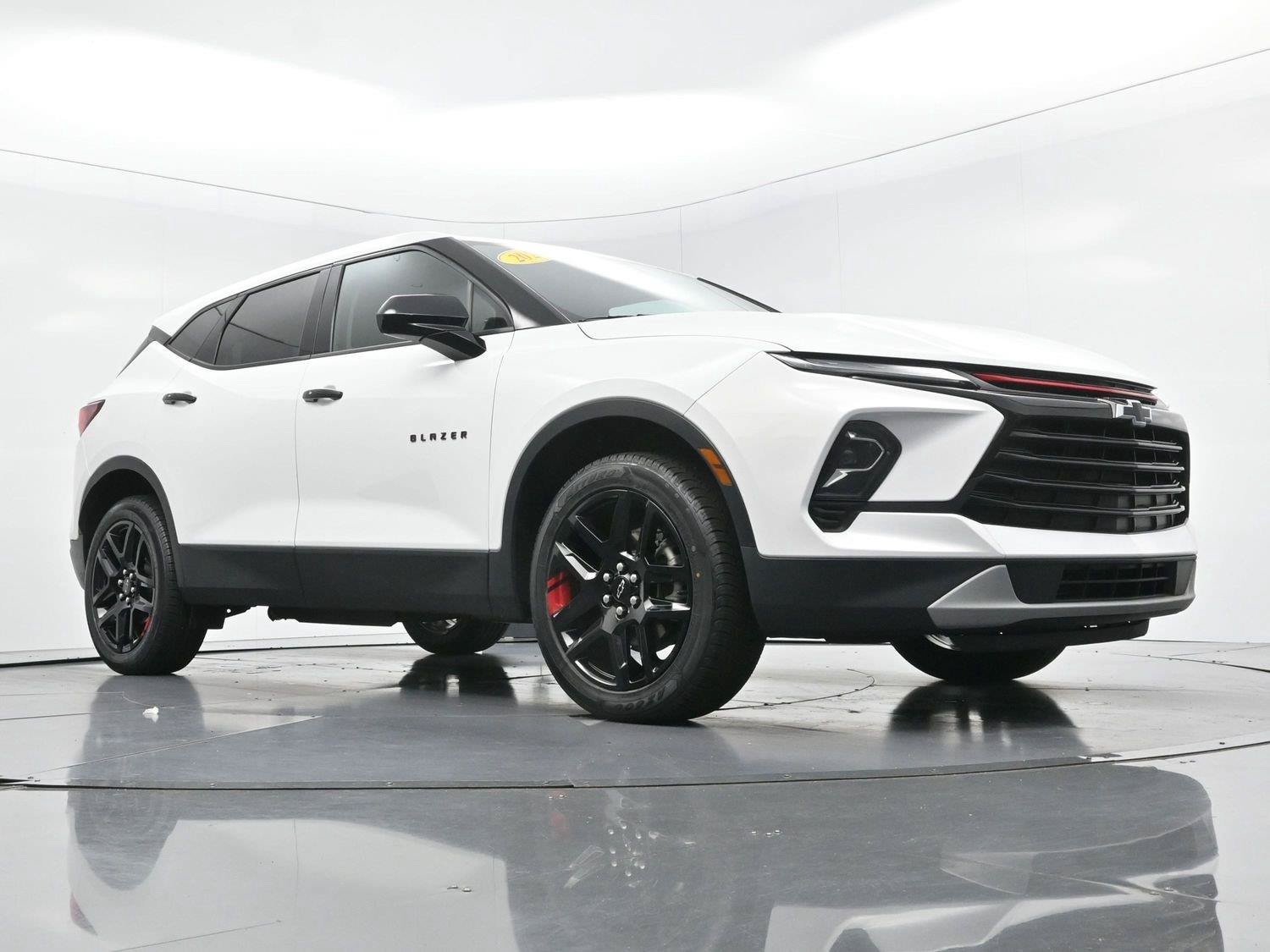 Used 2023 Chevrolet Blazer LT FWD image 43