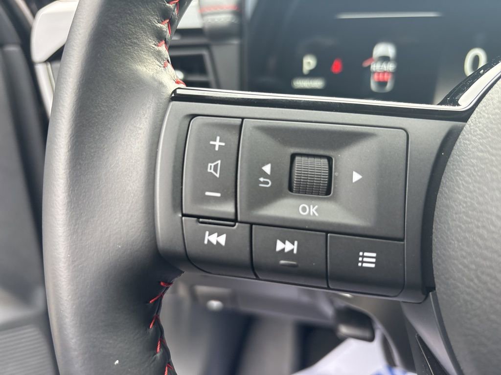 Used 2025 Nissan Kicks SR image 23