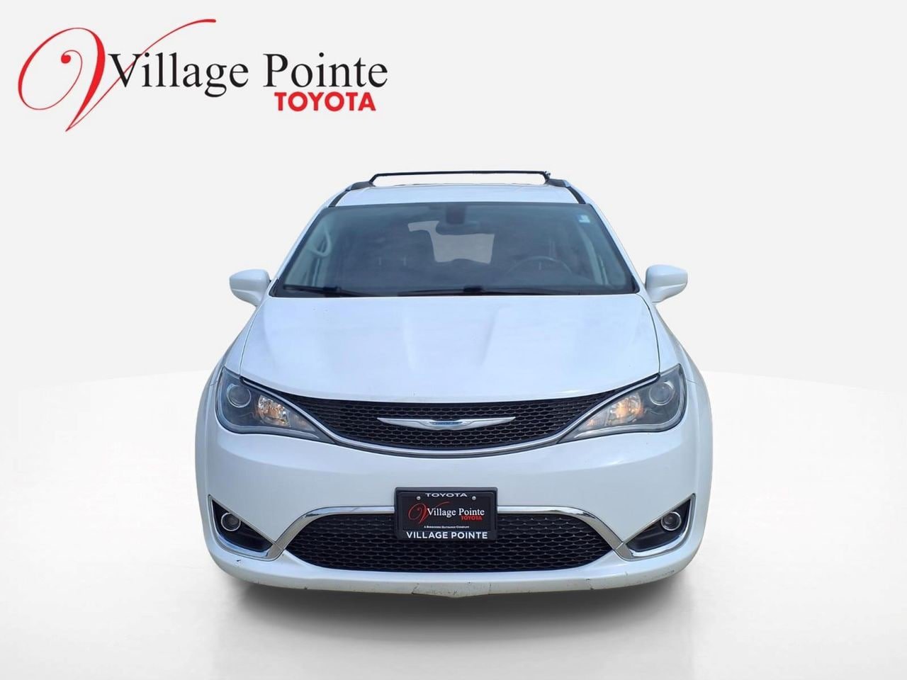 Used 2018 Chrysler Pacifica Touring-L FWD image 9