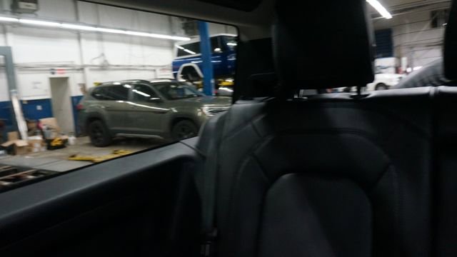 Used 2023 Land Rover Defender 90 S image 42