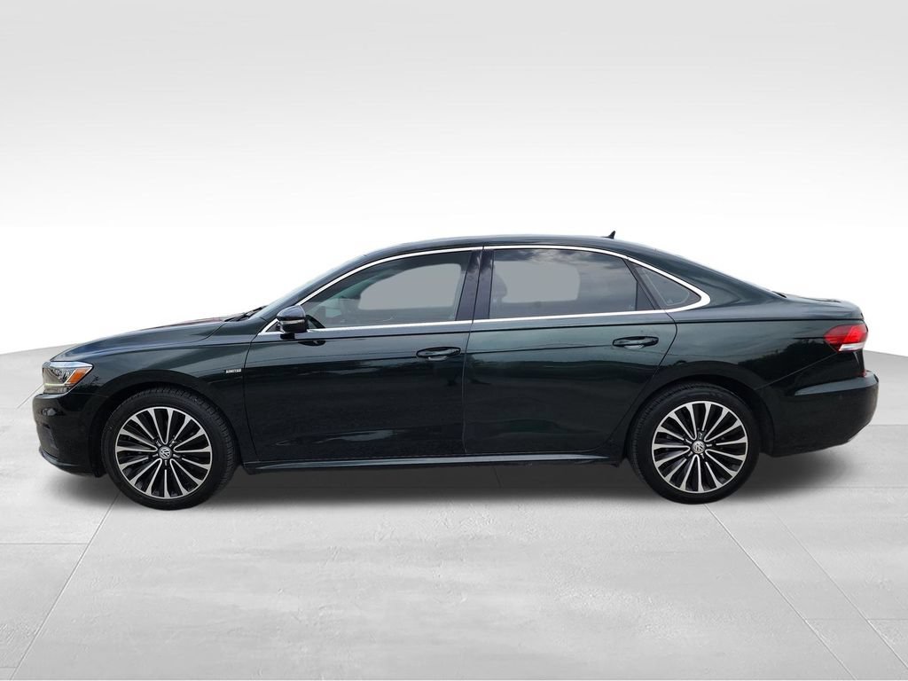 Used 2022 Volkswagen Passat 2.0T FWD image 6