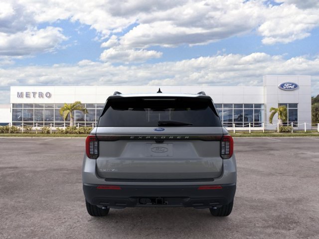New 2026 Ford Explorer Active RWD image 5
