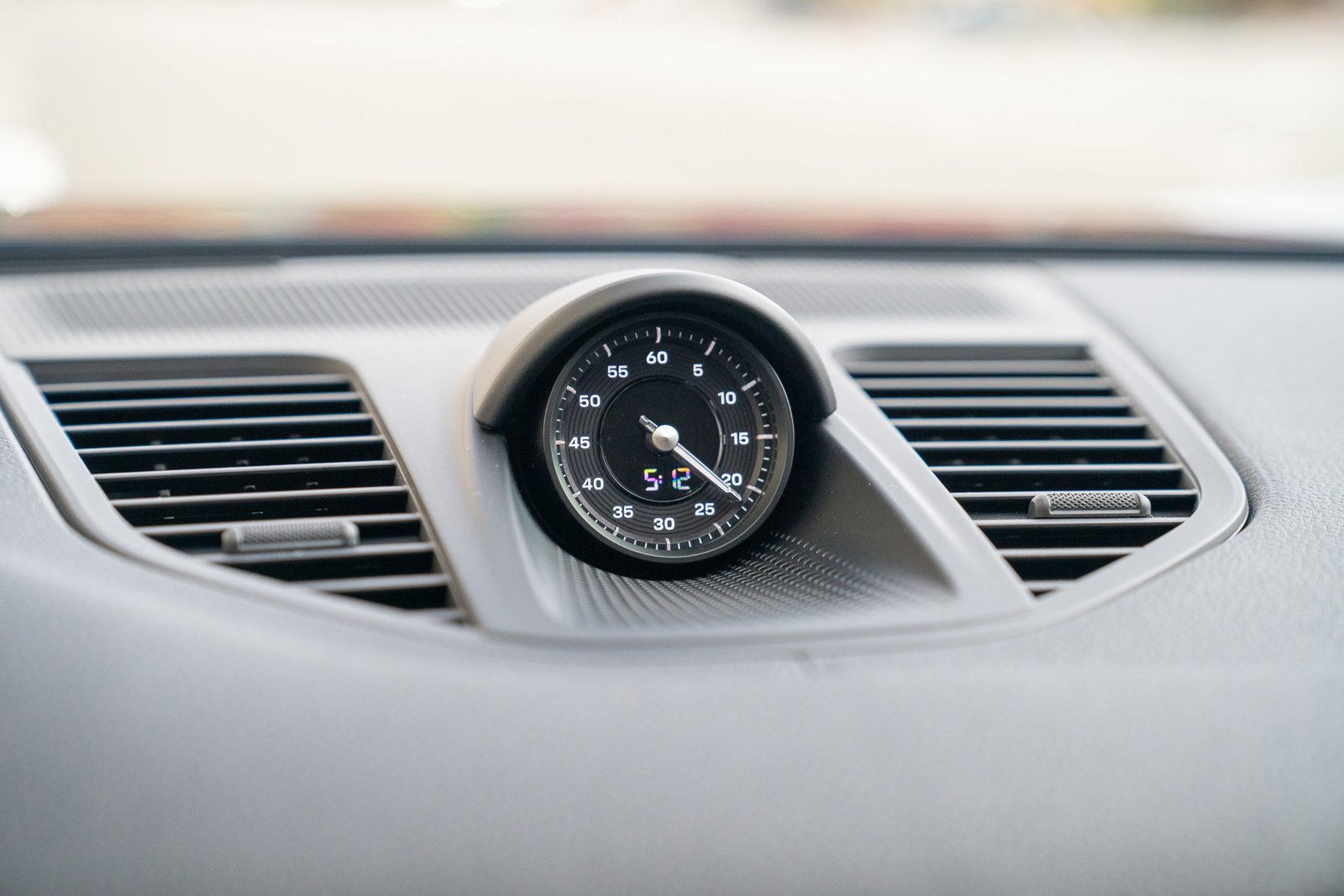 Used 2025 Porsche Panamera 4 image 16