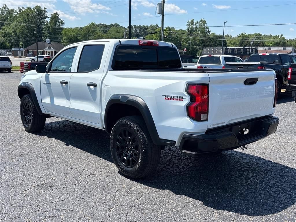 Used 2024 Chevrolet Colorado Trail Boss w/ Technology Package AWD/4WD image 5