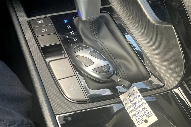 New 2025 Hyundai Elantra SEL image 35