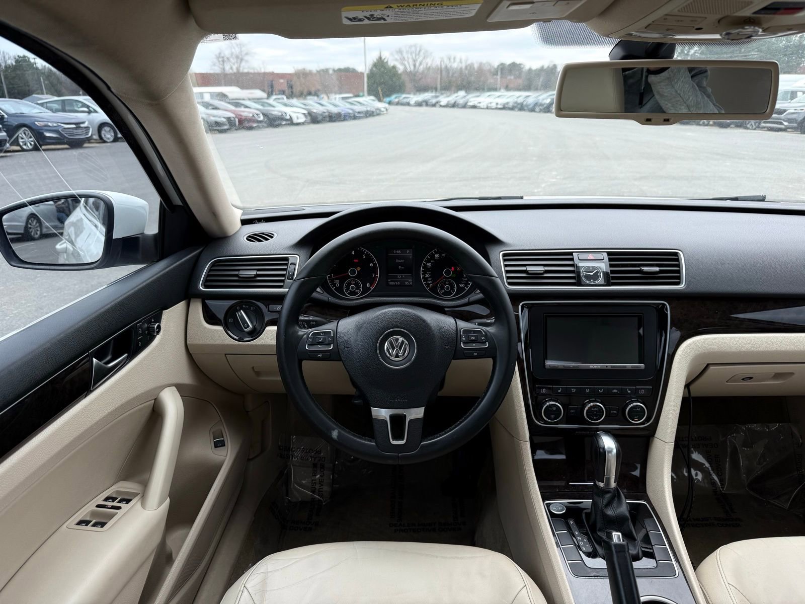 Used 2014 Volkswagen Passat 1.8T SEL Premium image 38