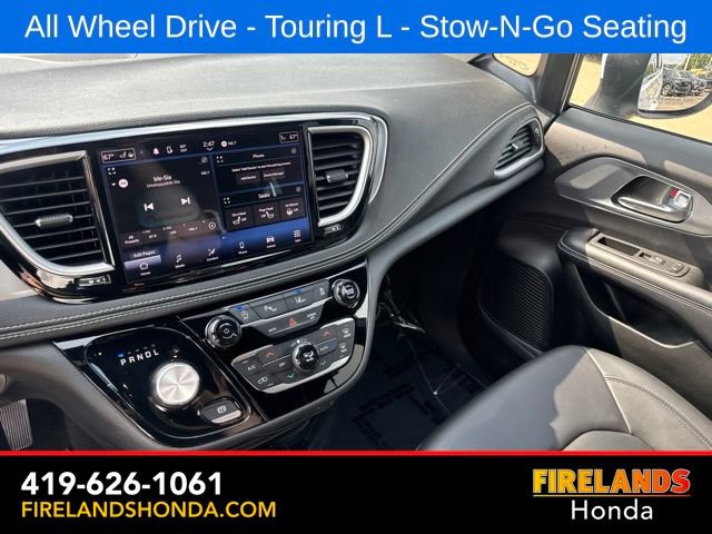 Used 2023 Chrysler Pacifica Touring-L w/ S Appearance Package AWD/4WD image 20