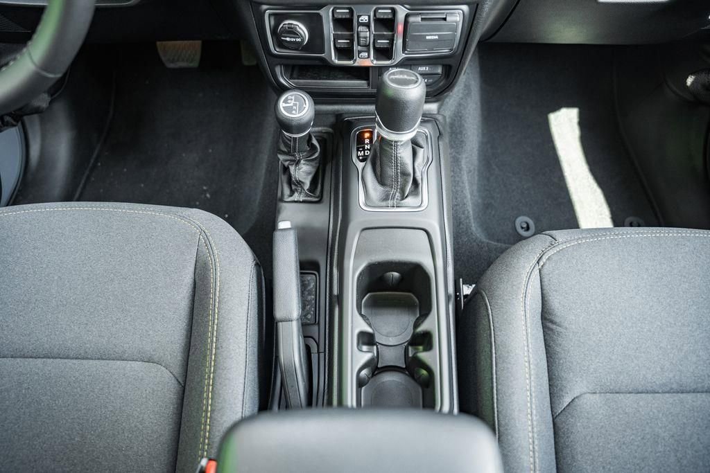 New 2025 Jeep Gladiator Sport AWD/4WD image 30