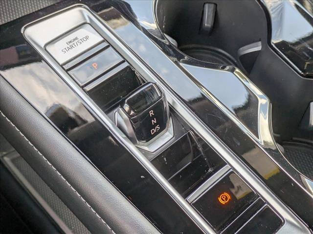 Used 2024 Volkswagen Atlas Cross Sport SE w/ Panoramic Sunroof Package AWD/4WD image 12