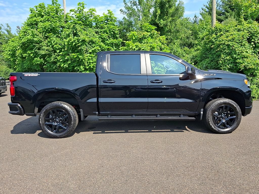 Used 2025 Chevrolet Silverado 1500 LT Trail Boss w/ LPO, Dark Essentials Package AWD/4WD image 7
