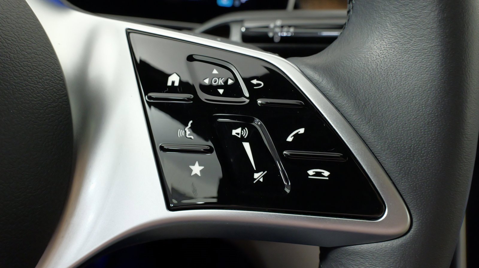 Used 2024 Mercedes-Benz C 300 4MATIC Sedan image 64